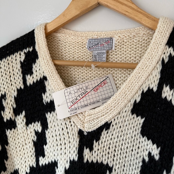 1980s A Little Extra Spice Rose V Neck Sweater - Picture 4 of 8